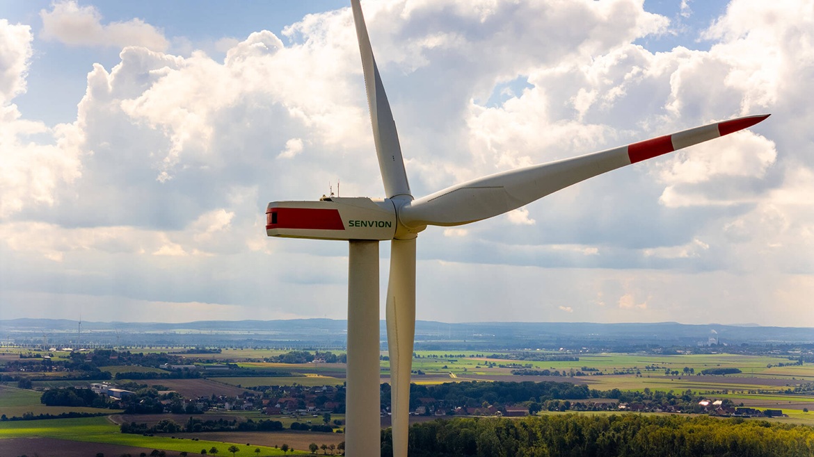 Windpark bei Peine mit Windenergieanlagen und umliegenden Feldern